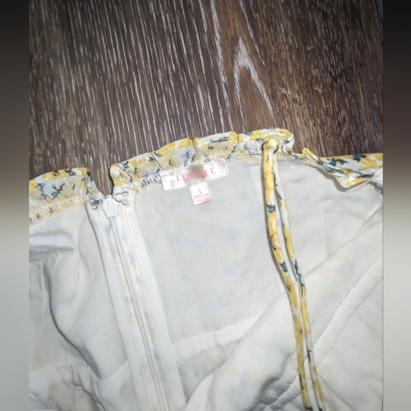 Luxxel Mini Romper Size Large - Picture 5 of 6